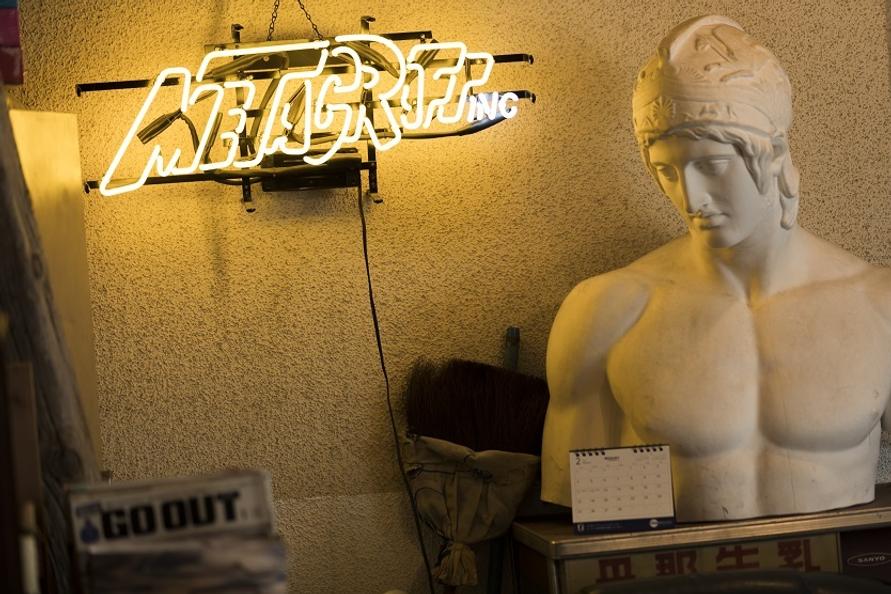 驚きのコラボレーションが生まれる空間「レインボー倉庫」