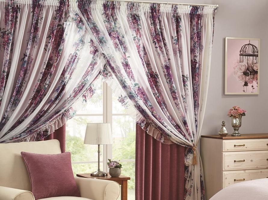 ドレープの出し方で部屋の雰囲気が変わる