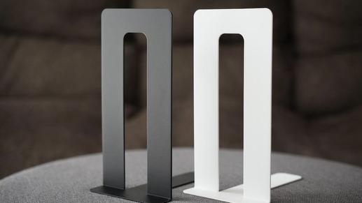 山崎実業の「技ありブックエンド」は生活感を隠せるのに実用性もバッチリでした