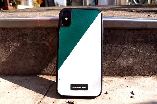 FREITAGのiPhoneケースは隠れた名品。すべらないし、キズも気にならない｜エディター私物