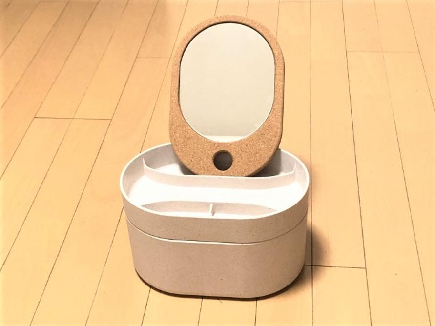 IKEAのサクスボルガの鏡のイメージ